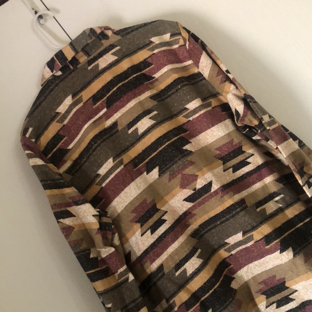 Canyon retreat fall Aztec Geometric Patterned Button-Up shacket flannel Shirt - Picture 12 of 15